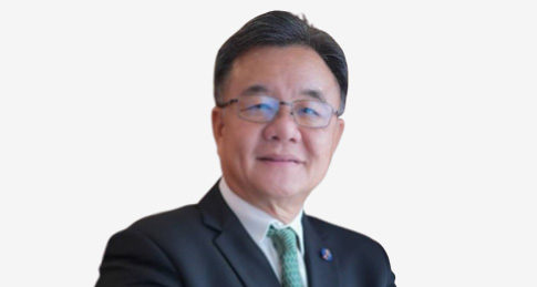 นายขจรเกียรติ รักพานิชมณี