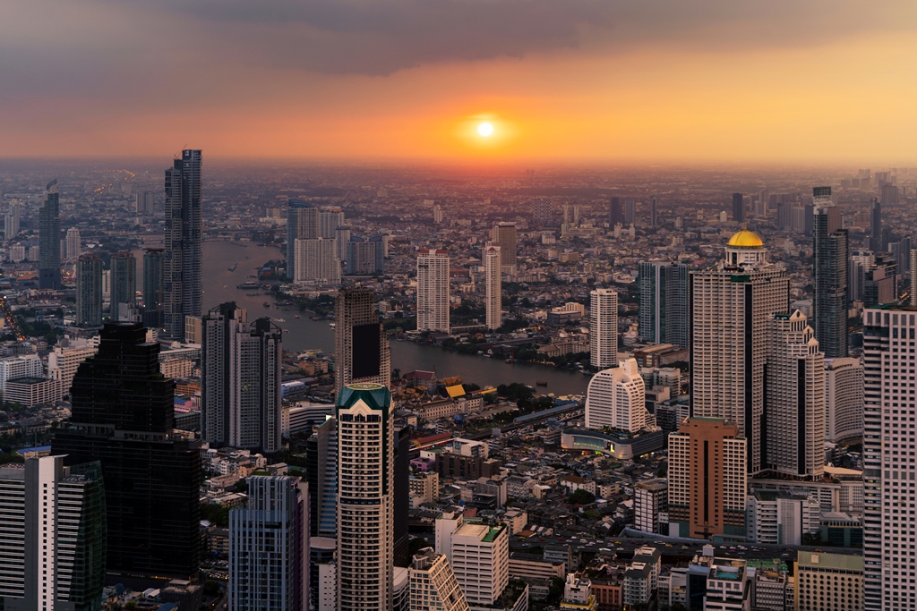 bangkok-downtown-thailand-in-urban-city-in-asia-2022-05-18-04-50-25-utc_77_1745984007_51566.jpg